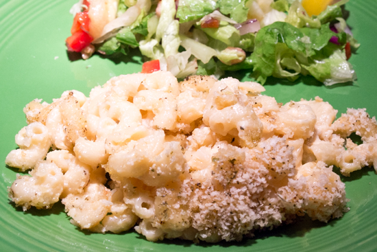 Wing-it Mac & Cheese for a simple weeknight dinner | Sew You Think You Can Cook | http://sewyouthinkyoucancook.com